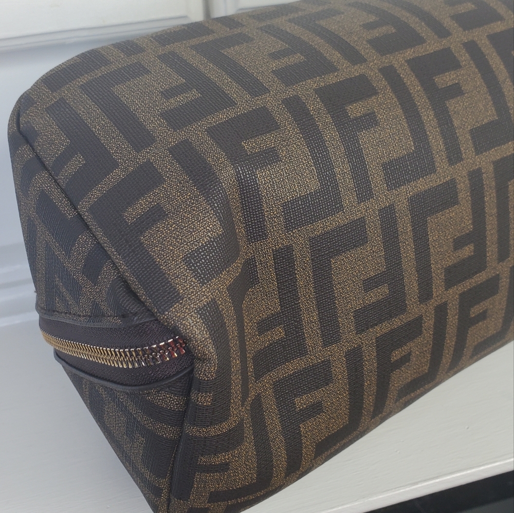 LOGO Brown Monogram Cosmetic Bag - Picture 5 of 7